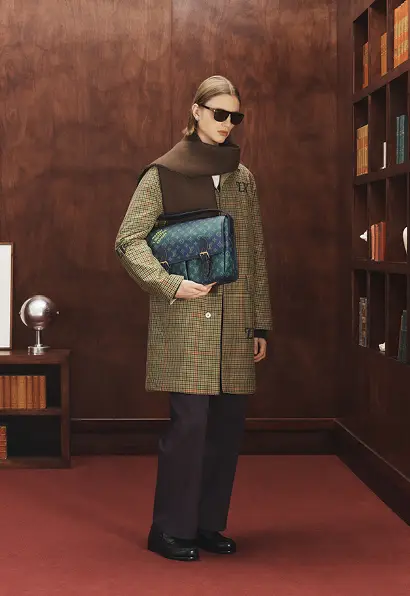 LA-FRAMERIE-Studio POST-PRODUCTION-Retouche Photo-lookbook-mode-Louis-vuitton