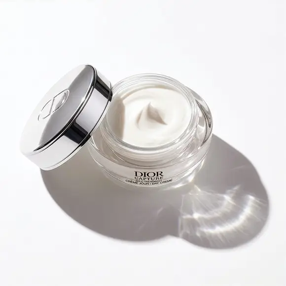LA FRAMERIE - Studio de Production & Post-production - IA - Photo & Vidéo - Retouche - Cosmetique - Luxe - E-Comm - Print - Dior - Paris