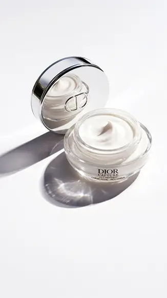 LA FRAMERIE - Studio de Production & Post-production - IA - Photo & Vidéo - Retouche - Cosmetique - Luxe - E-Comm - Print - Dior - Paris
