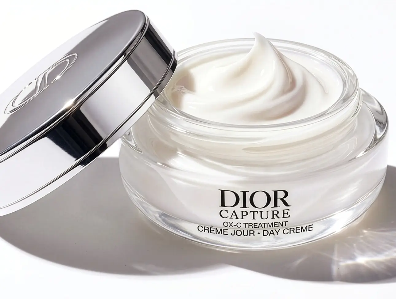 LA FRAMERIE - Studio de Production & Post-production - IA - Photo & Vidéo - Retouche - Cosmetique - Luxe - E-Comm - Print - Dior - Paris